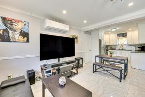 Gallery image of Pet-Friendly Valley Stream Duplex - 1 Mi to Mall! in Valley Stream