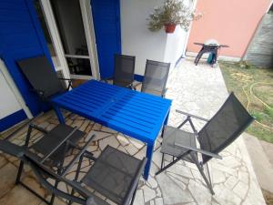 Patio nebo venkovní prostory v ubytování Chata pri jazere - Slnečné jazerá