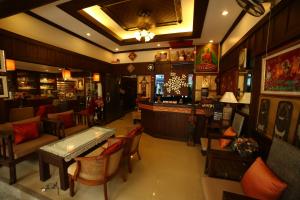 Area lounge atau bar di Pro Andaman Place