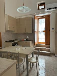 Una cocina o kitchenette en Il Rifugio nel Vicolo