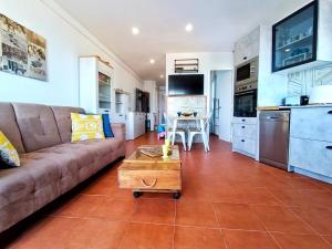 Posedenie v ubytovaní Apartment Sol Vinaròs con AA Wi-Fi a primera línea y vistas al mar.