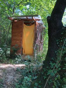 Imagine din galeria proprietății Yourte dans la forêt în Rennes-les-Bains