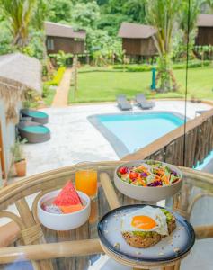 Jídlo v hotelu nebo okolí