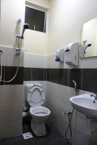 Bilik mandi di MyStay Cameron Jaya CH +24 gambar