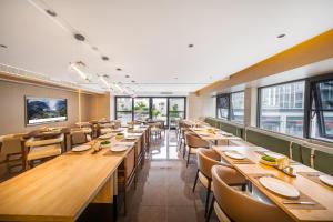 成都凤凰山体育公园亚朵酒店休息區