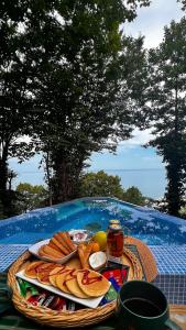 Jídlo v luxury tent nebo okolí