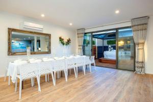 Gallery image of MALIBU House - BEACH & HOT SPRINGS - 16 guests in Capel Sound