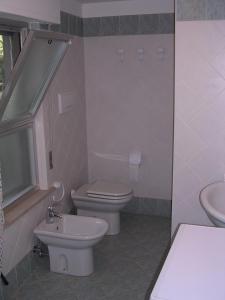 Koupelna v ubytování Appartamento sul mare da Antonio