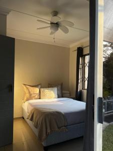 Ένα ή περισσότερα κρεβάτια σε δωμάτιο στο Montrose Holiday Home