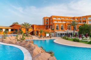 Bazén v ubytování Regency Tunis Hotel nebo v jeho okolí