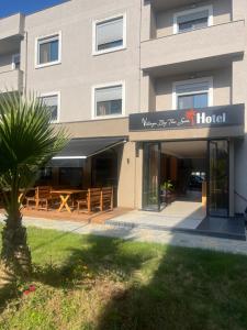 Budova, kde se hotel nachází