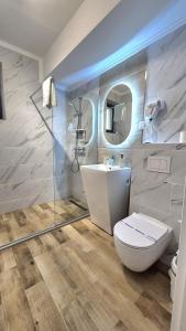 Et badeværelse på The Great Sofi Residence A6