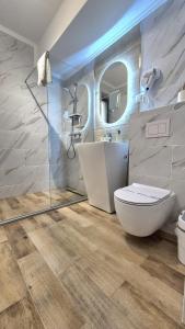 Et badeværelse på The Great Sofi Residence A6 + 30 billeder