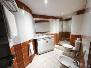 Un baño de Riad Dar Achaach