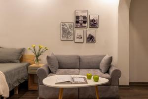 Posezení v ubytování Hanoi Opera Homestay 10m to HoanKiem Lake Old Quarter Ha Noi + 36 fotografií