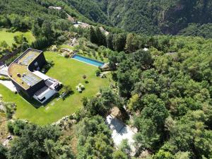 Bazén v ubytovaní VILLA COLLINA VERDE alebo v jeho blízkosti
