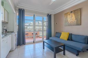 Kuchyňa alebo kuchynka v ubytovaní Apartamentos Orlando Costa Adeje