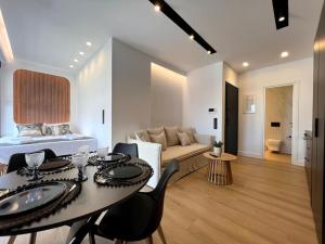 Kuchyň nebo kuchyňský kout v ubytování BlueMotion - PortSuite 4B + 2 fotografie
