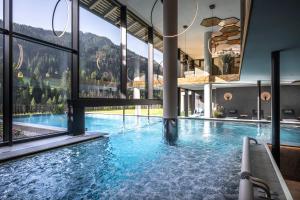 Bazén v ubytování Wellness Hotel Gran Risa***S nebo v jeho okolí