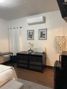 Χώρος καθιστικού στο Serenity Suite #1