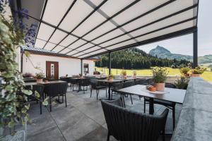 Nespecifikovaný výhled na hory nebo výhled na hory při pohledu z hotelu