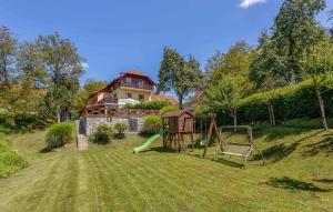 Zahrada ubytování Stunning Home In Lukovdol With Sauna + 37 fotografií