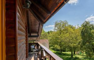 Balkón nebo terasa v ubytování Stunning Home In Lukovdol With Sauna