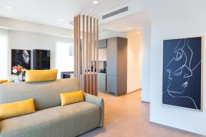 Küche/Küchenzeile in der Unterkunft Mercury Tower Superb 1BR with Rooftop Pool by ArcoBnb