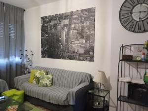 A seating area at Il Trifoglio: sobrio ed accogliente trilocale