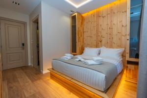 Ένα ή περισσότερα κρεβάτια σε δωμάτιο στο Hotel Jezerca Theth