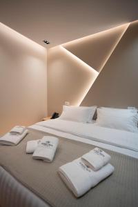 Ένα ή περισσότερα κρεβάτια σε δωμάτιο στο Hotel Jezerca Theth