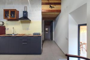 Η κουζίνα ή μικρή κουζίνα στο Madoyanner two storey house
