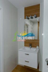 Bilik mandi di Apartamenty blisko plaży BLUE MARE basen parking grill +22 gambar