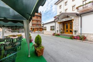Gallery image of Hotel Trieste in Roccaraso +64 photos