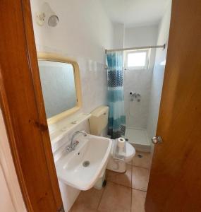 A bathroom at Glaros Studios