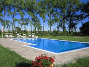 The swimming pool at or close to Agriturismo Villa Selvatico