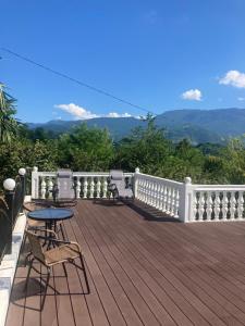 Vista general d'una muntanya o vistes d'una muntanya des de l'hostal o pensió