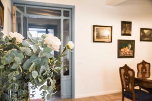 Imagen de la galería de Mediterranean house next to the beach, en Caldes d'Estrac