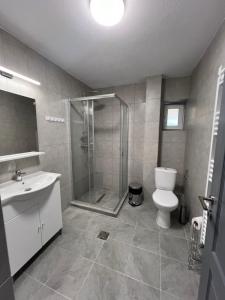 Koupelna v ubytování Salin Home + 24 fotografií