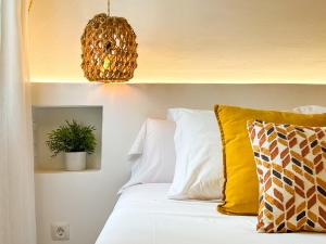 Postel nebo postele na pokoji v ubytování Moona Hostal Altea