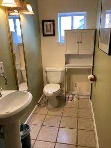 A bathroom at Mancos Inn