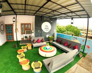 Un lugar para sentarse en Nomadic Hostel