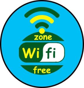 a sign that says zone wi fi with a wifi symbol at Casina al mare in Cecina +46 photos