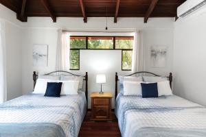 Кровать или кровати в номере Angels Sol Villa Hermosa 2b2b European Villa