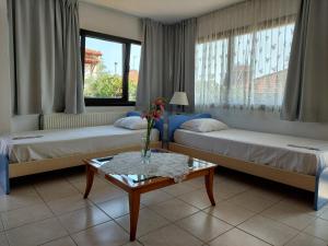 Posteľ alebo postele v izbe v ubytovaní Dora's House comfortable apartment with a yard and view