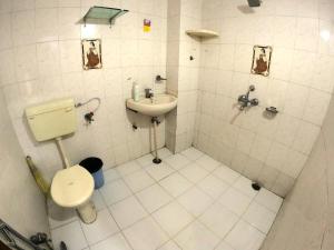 Un baño de Nomadic Hostel