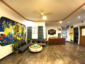 Un lugar para sentarse en Nomadic Hostel