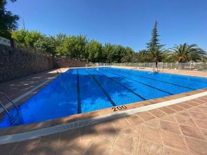 Πισίνα στο ή κοντά στο Camping Valdeluna