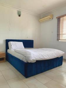 Postel nebo postele na pokoji v ubytování Cozy 1-BDR - Free Wi-Fi, Pool & Mins DRV to Airport
