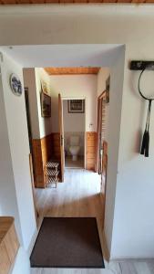 Fotografie z fotogalerie ubytování Off-Grid Cottage near river and forest! v destinaci Liberk + 16 fotografií